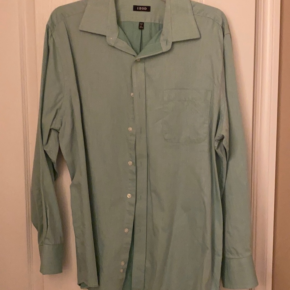 Mens Izod Button down shirt